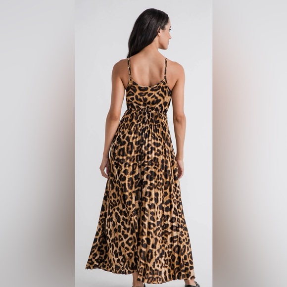 Miou Muse Leopard Dress - Picture 3 of 7